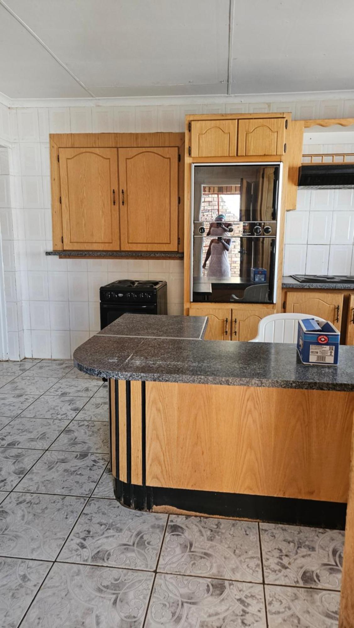 Goodlife Guest House In Mafikeng Extérieur photo